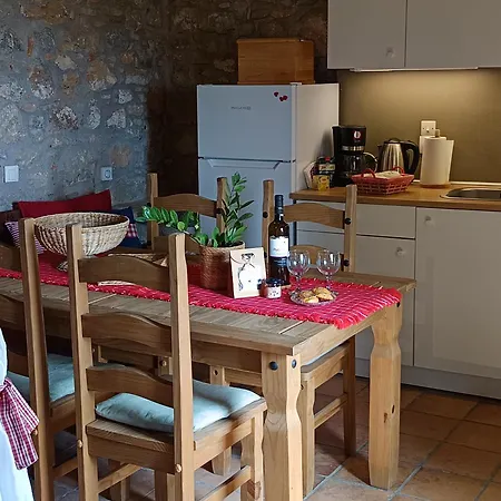 Ilakati House, Megalo Horio Village, Tilos Island شقة