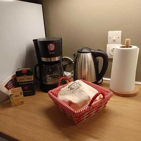 Ilakati House, Megalo Horio Village, Tilos Island شقة