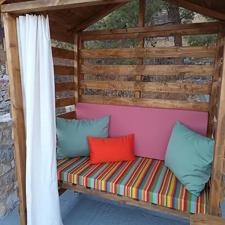 Ilakati House, Megalo Horio Village, Tilos Island شقة *