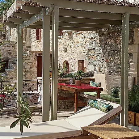 شقة Ilakati House, Megalo Horio Village, Tilos Island *