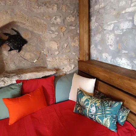 Ilakati House, Megalo Horio Village, Tilos Island شقة