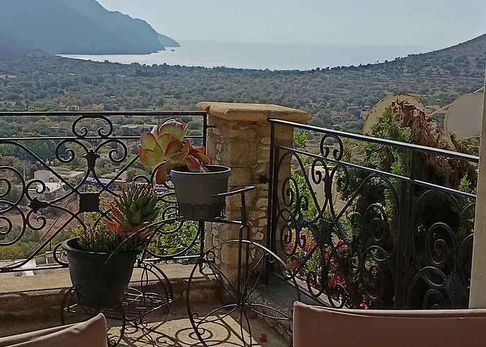 아파트 Ilakati House, Megalo Horio Village, Tilos Island