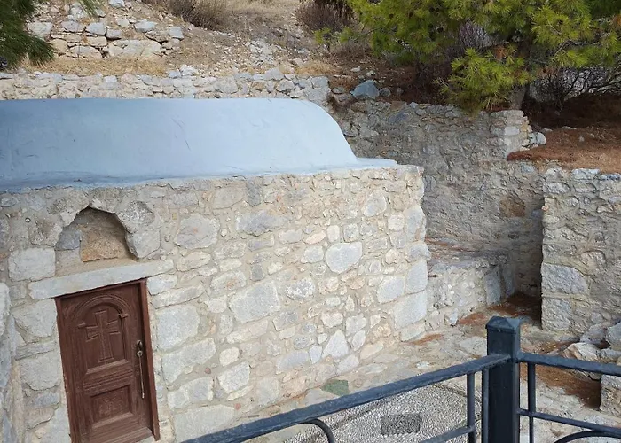 Ilakati House, Megalo Horio Village, Tilos Island * Megálon Choríon